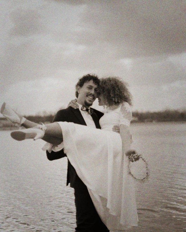 A wedding photo in the Sunset Glow film look
